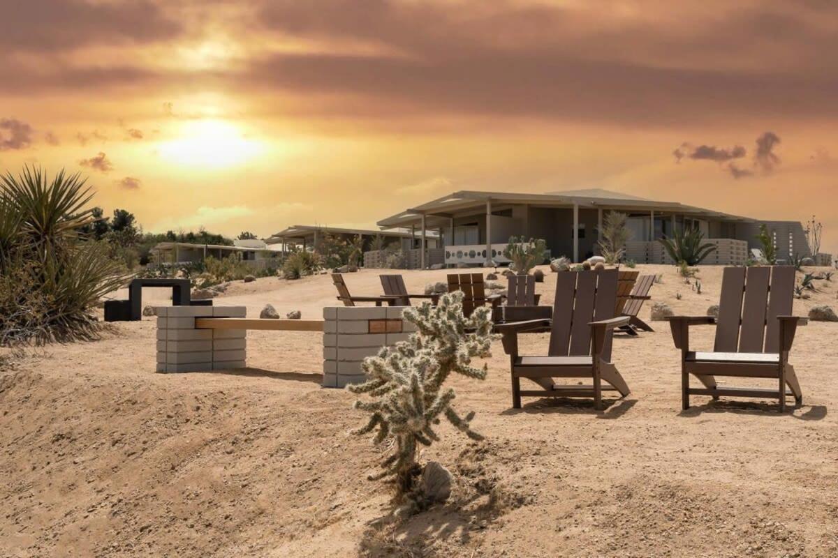 The Bungalows By Homestead Modern Joshua Tree Exterior foto